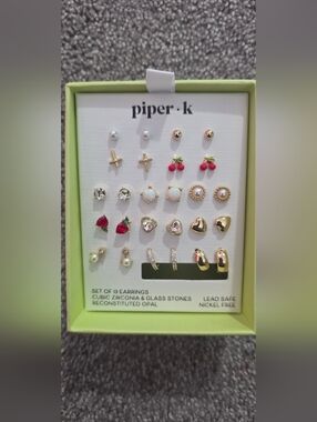 piper.k 13-Pair Gold & Red Earring Set